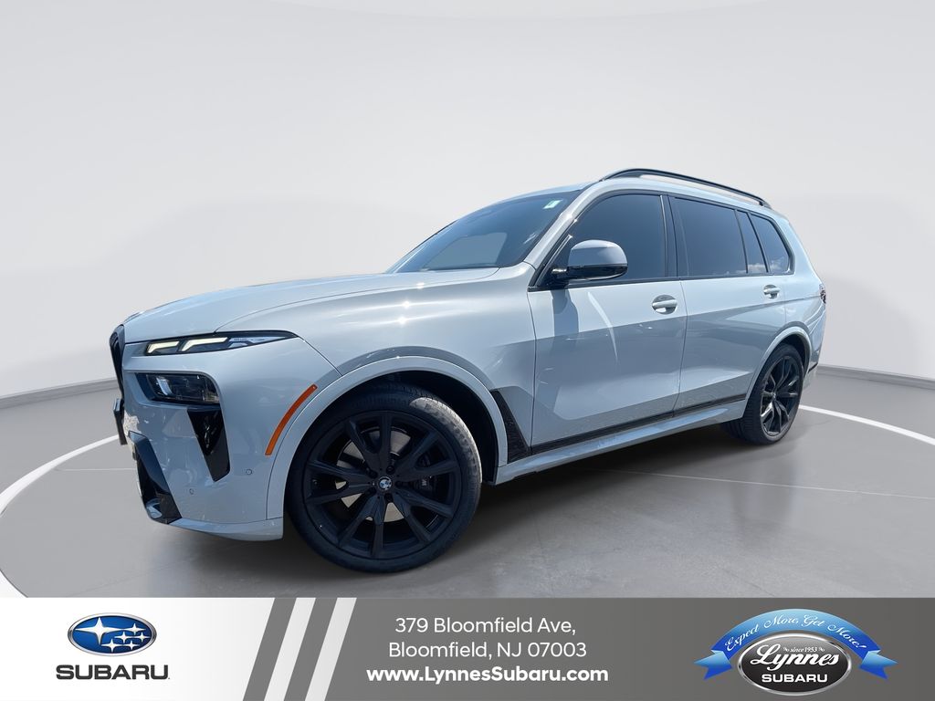 2023 BMW X7 xDrive40i Image 2 of 28