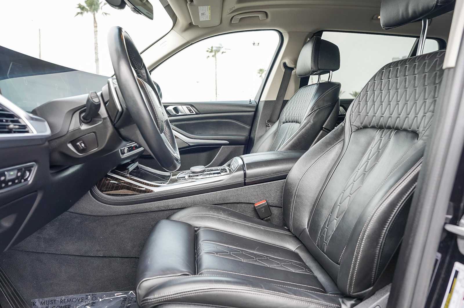 Vehicle image 18 of 31