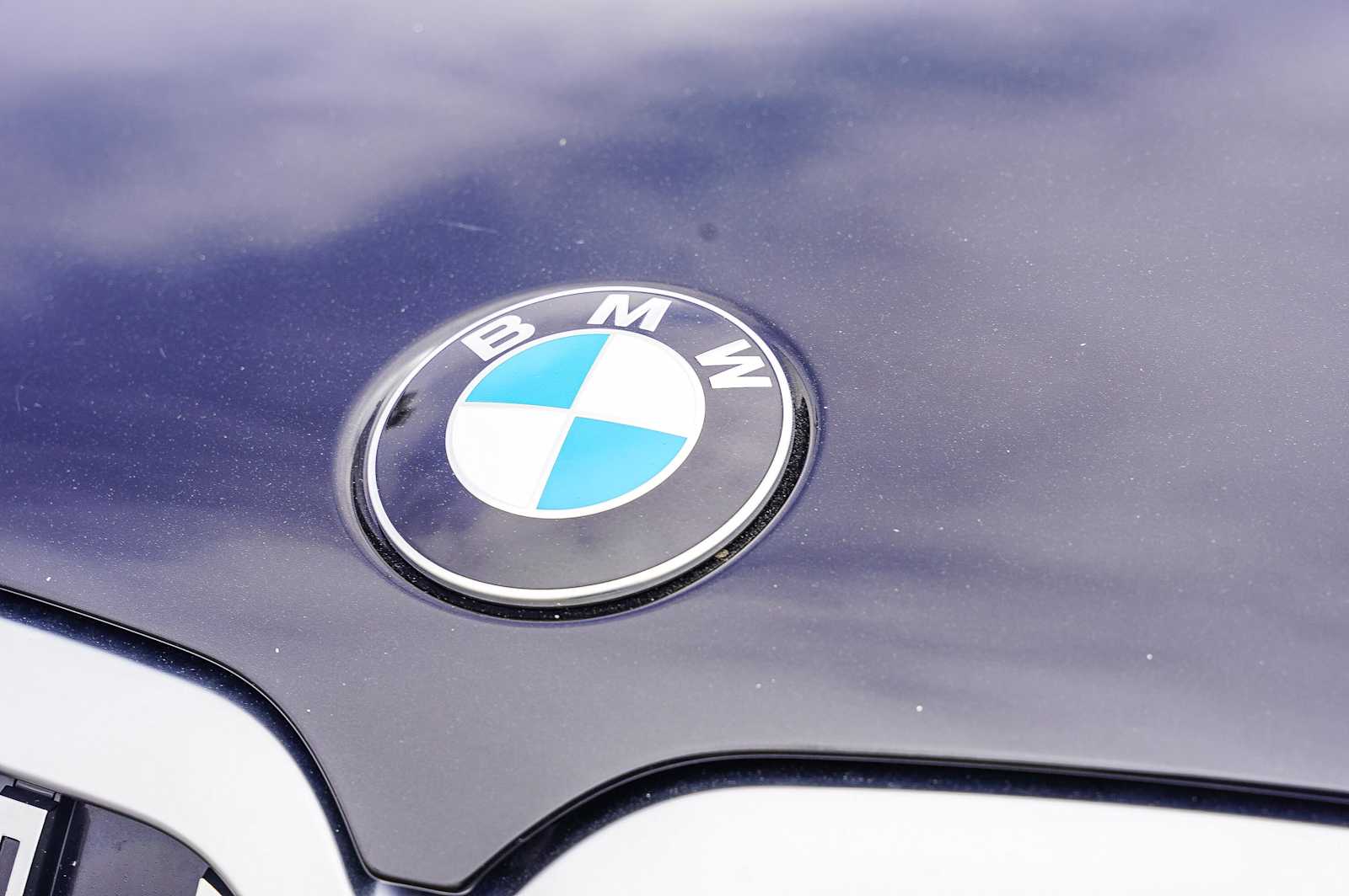Vehicle image 11 of 31