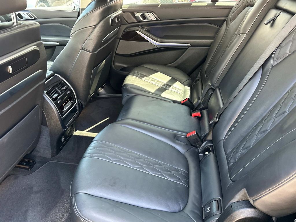Vehicle image 24 of 29