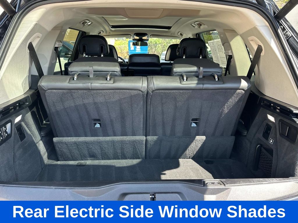 Vehicle image 23 of 29