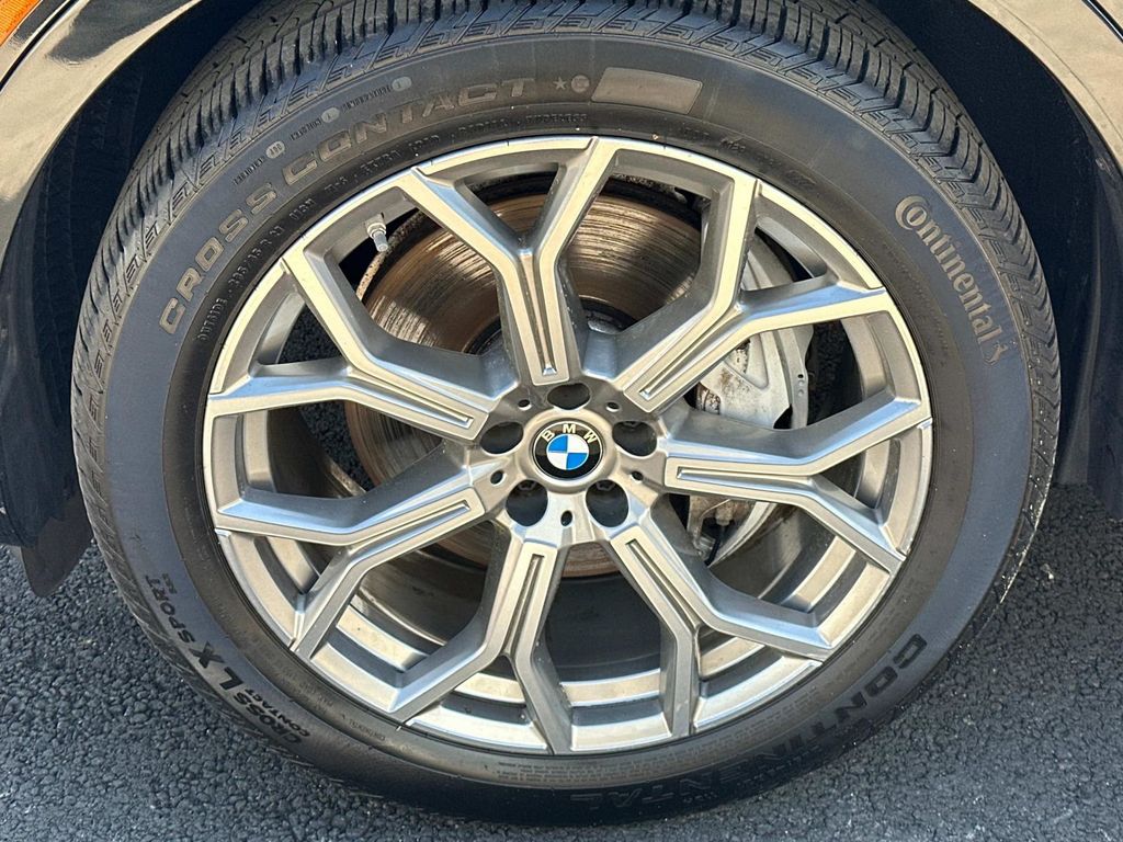Vehicle image 28 of 29