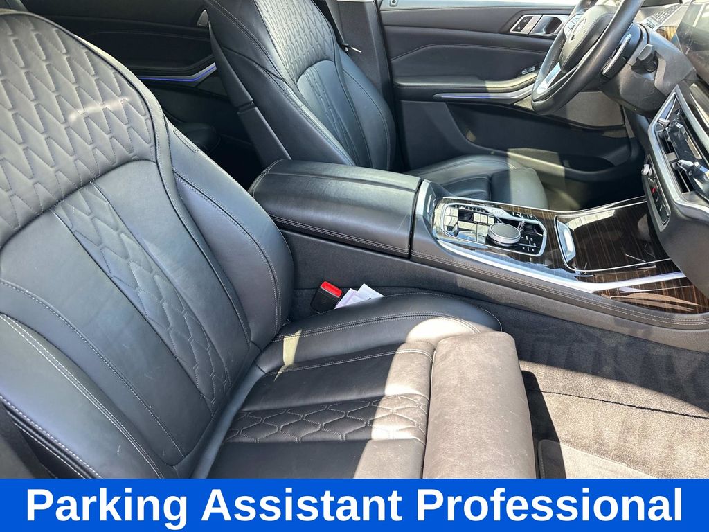 Vehicle image 19 of 29