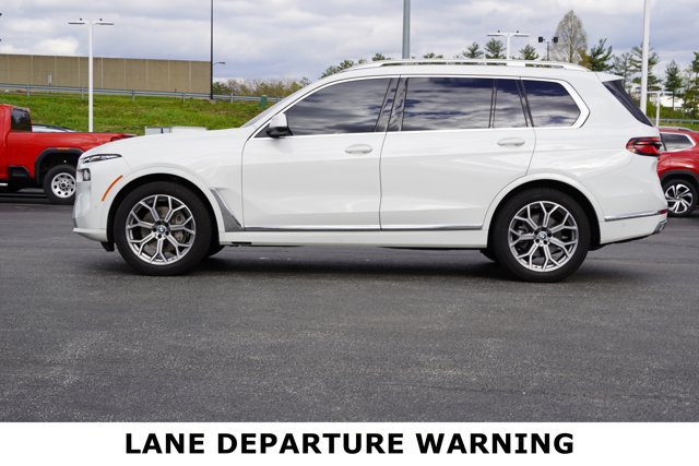 Vehicle image 8 of 28