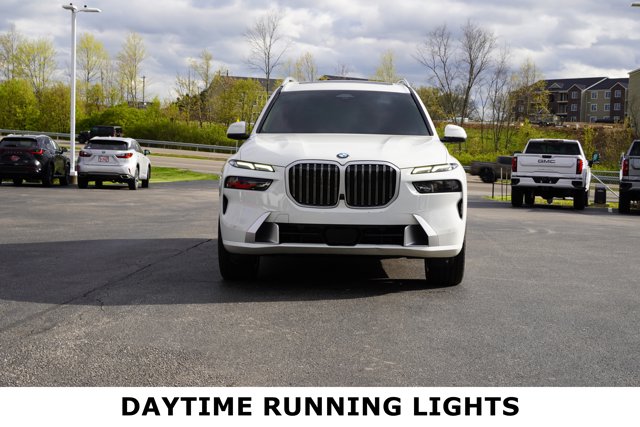 Vehicle image 2 of 28