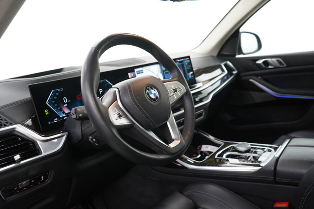 Vehicle image 20 of 30