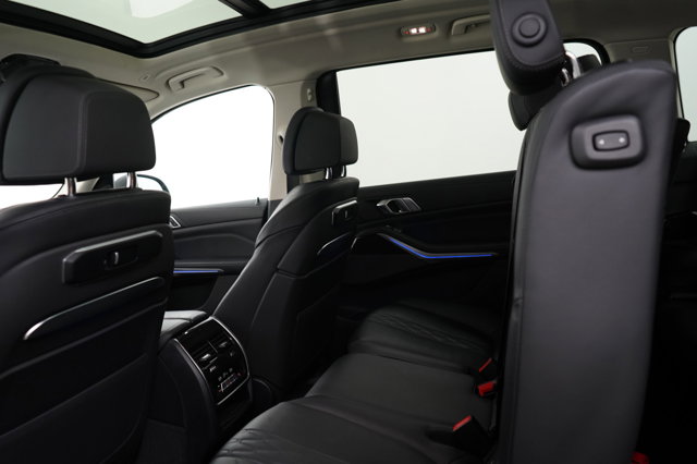 Vehicle image 18 of 30