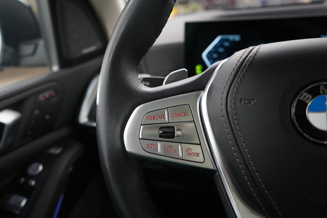 Vehicle image 23 of 30
