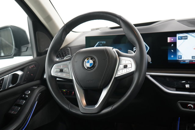 Vehicle image 14 of 30