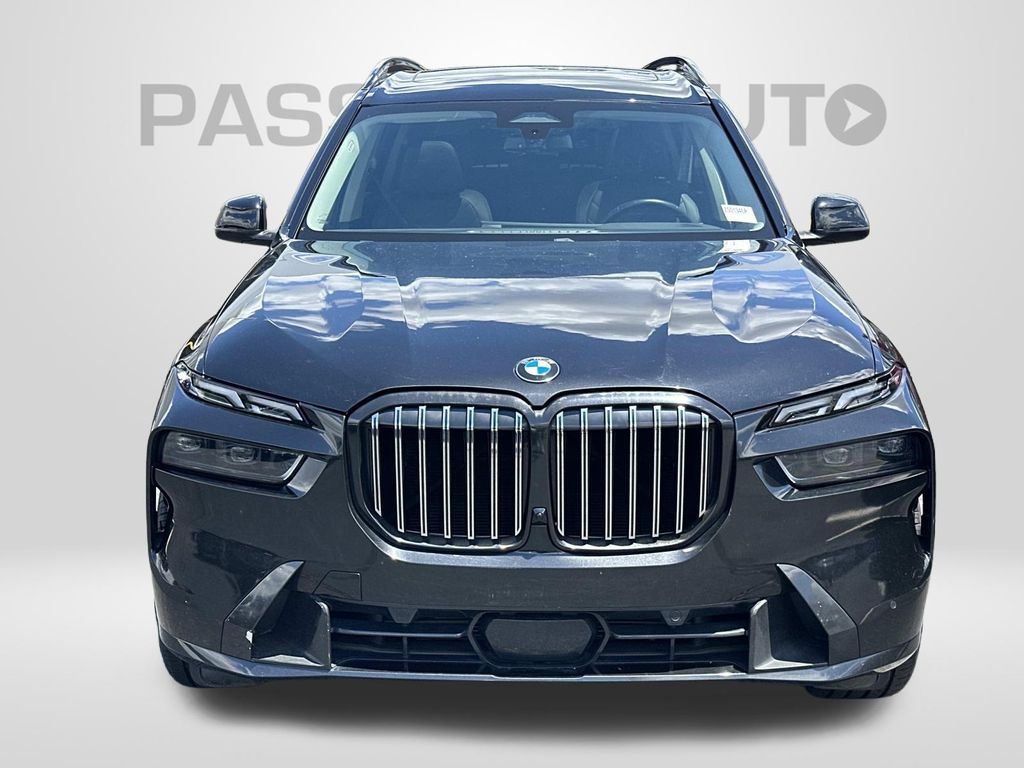 2023 BMW X7 xDrive40i Image 2 of 30