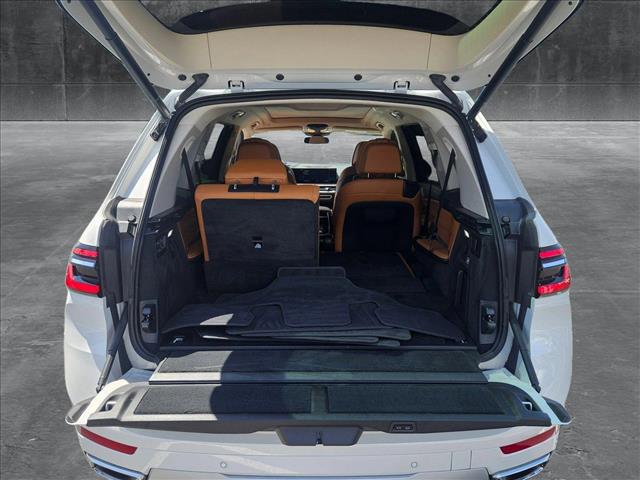 Vehicle image 9 of 25