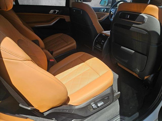 Vehicle image 20 of 25