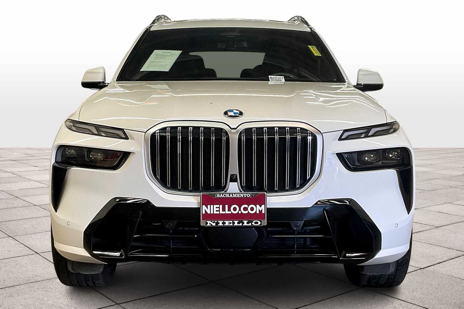 Vehicle image 2 of 35