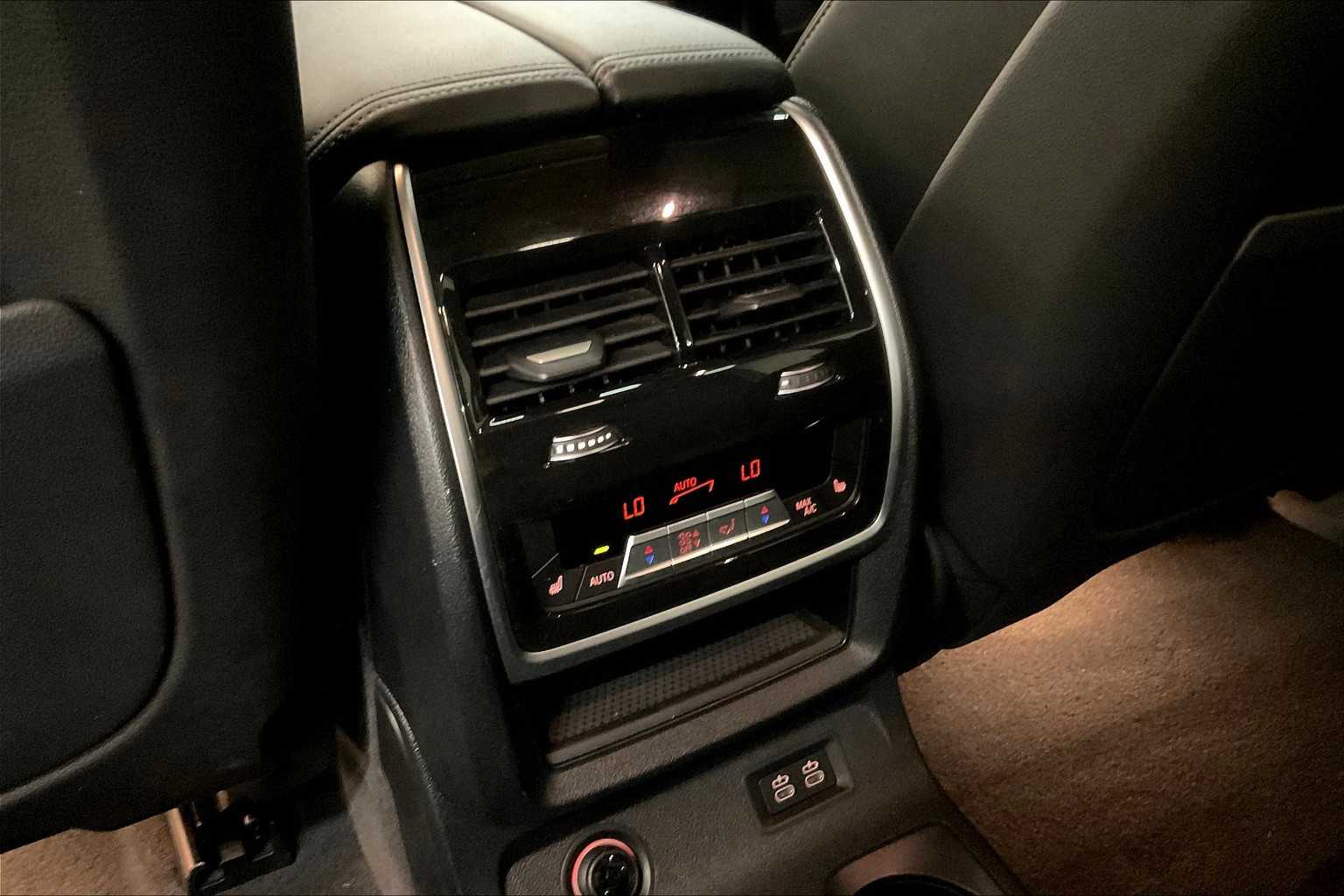 Vehicle image 34 of 35