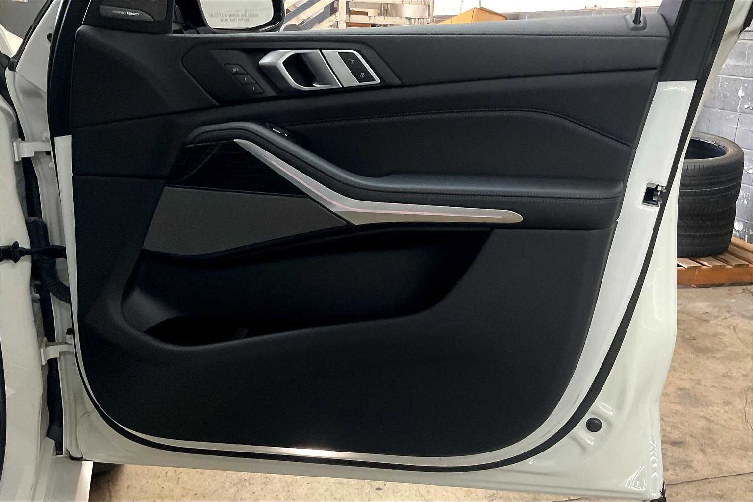 Vehicle image 24 of 35