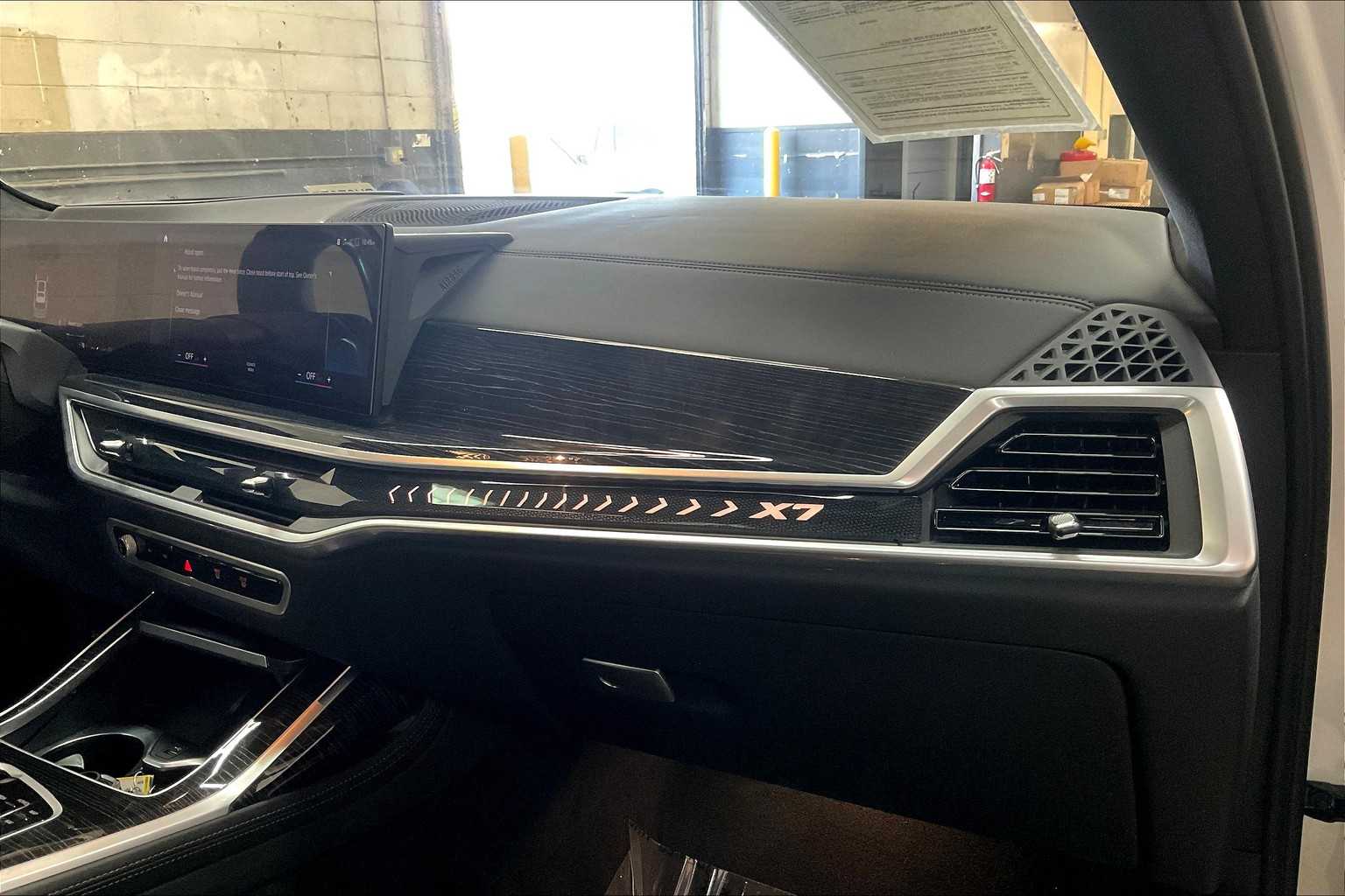 Vehicle image 16 of 35