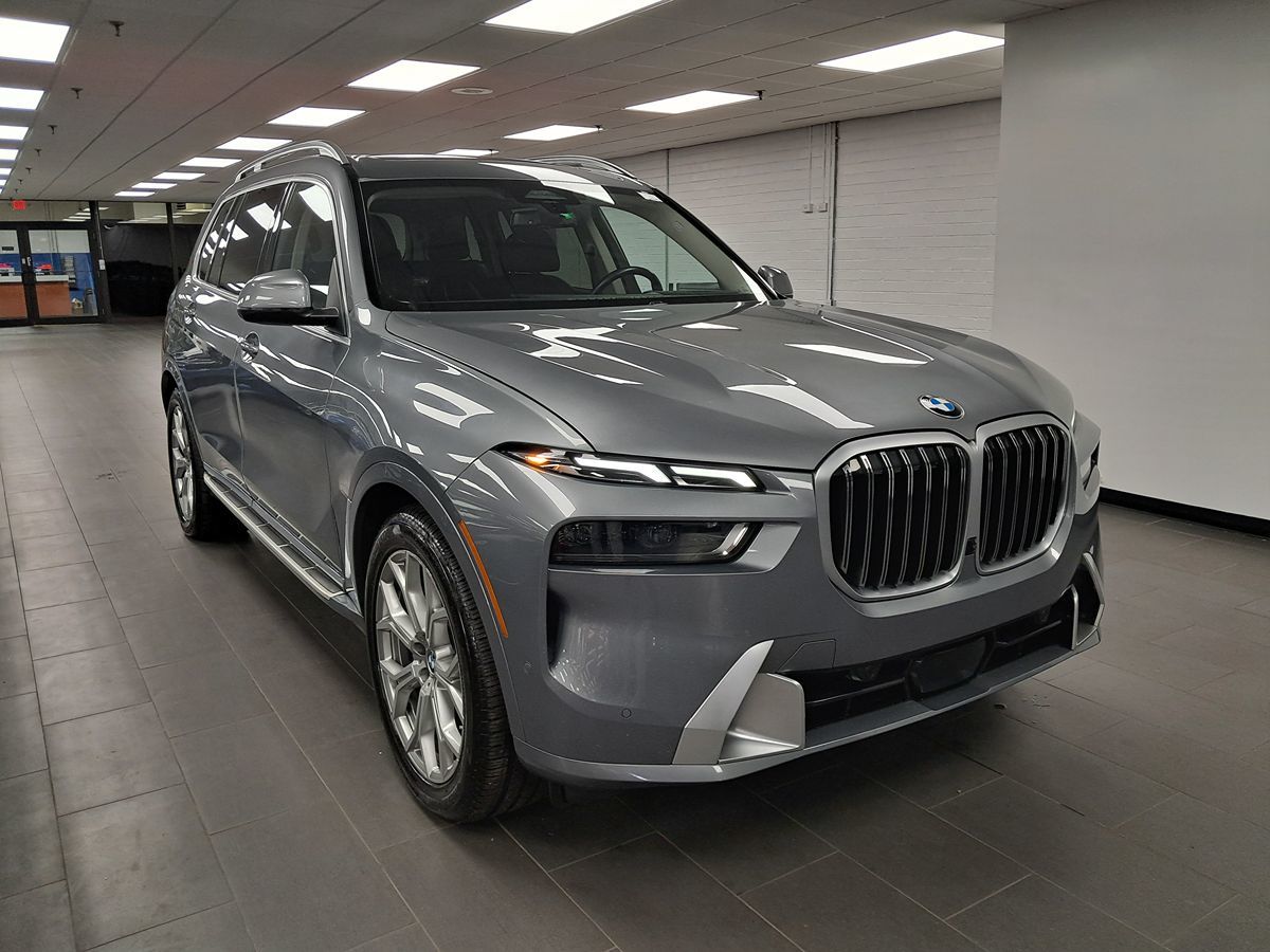 Vehicle image 3 of 83