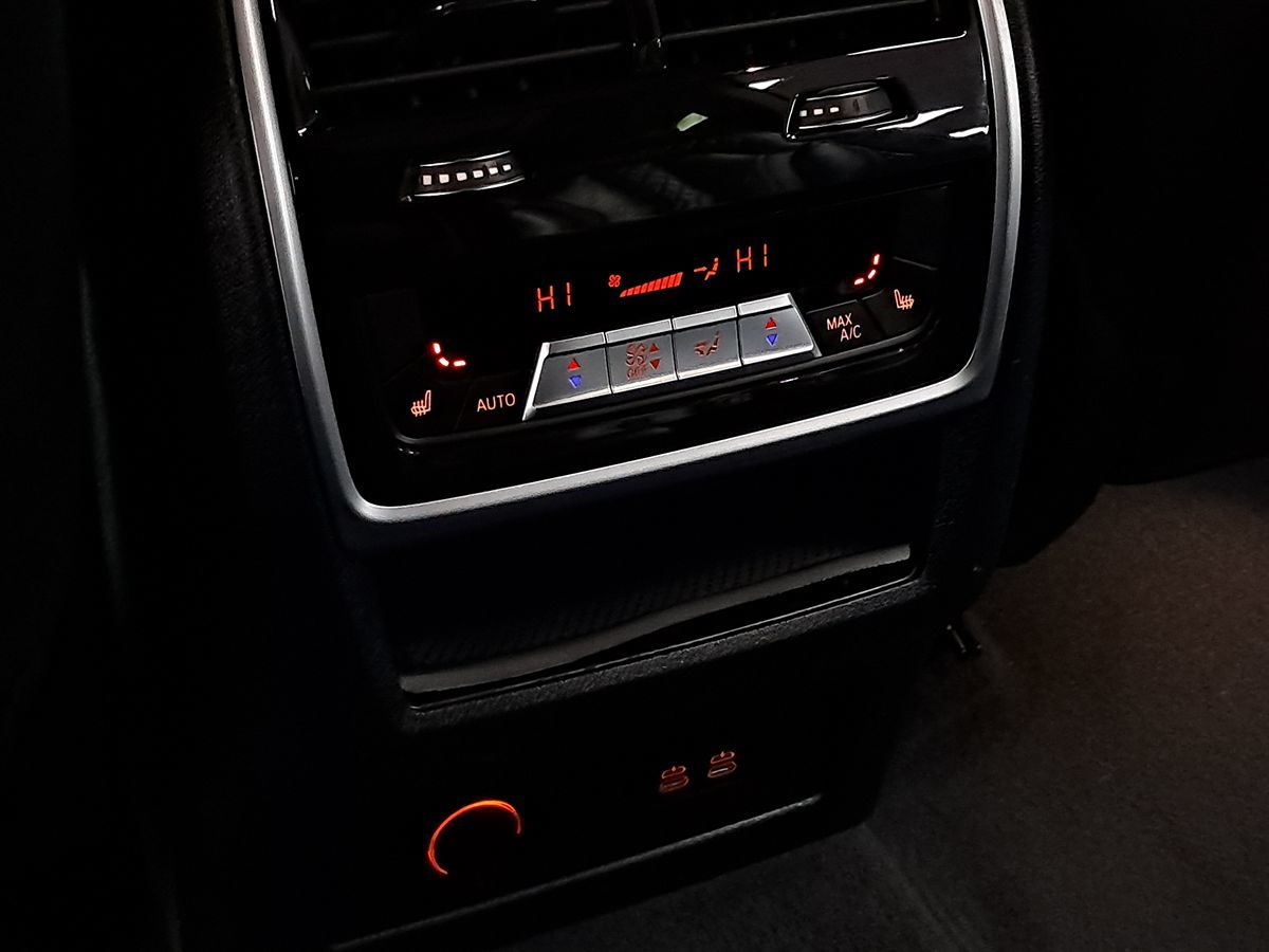 Vehicle image 70 of 83