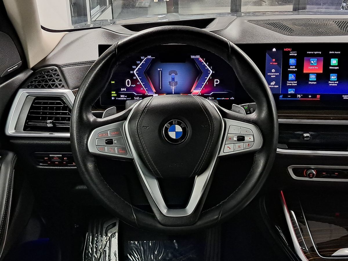 Vehicle image 12 of 83