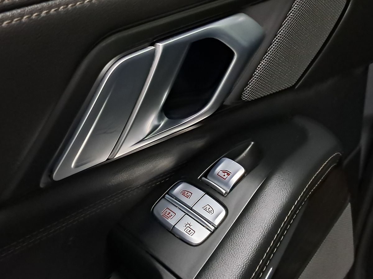 Vehicle image 63 of 83