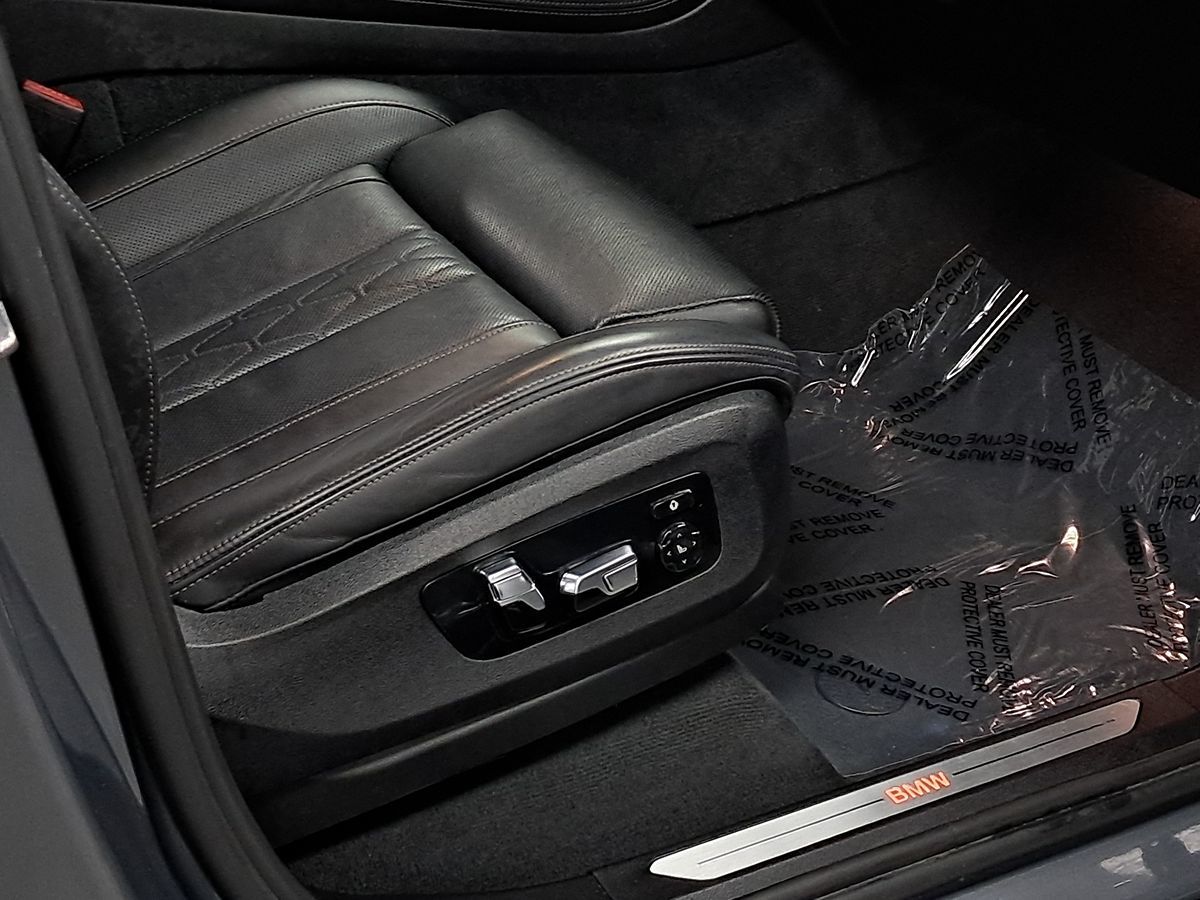 Vehicle image 72 of 83