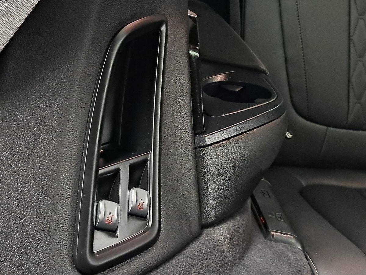 Vehicle image 69 of 83