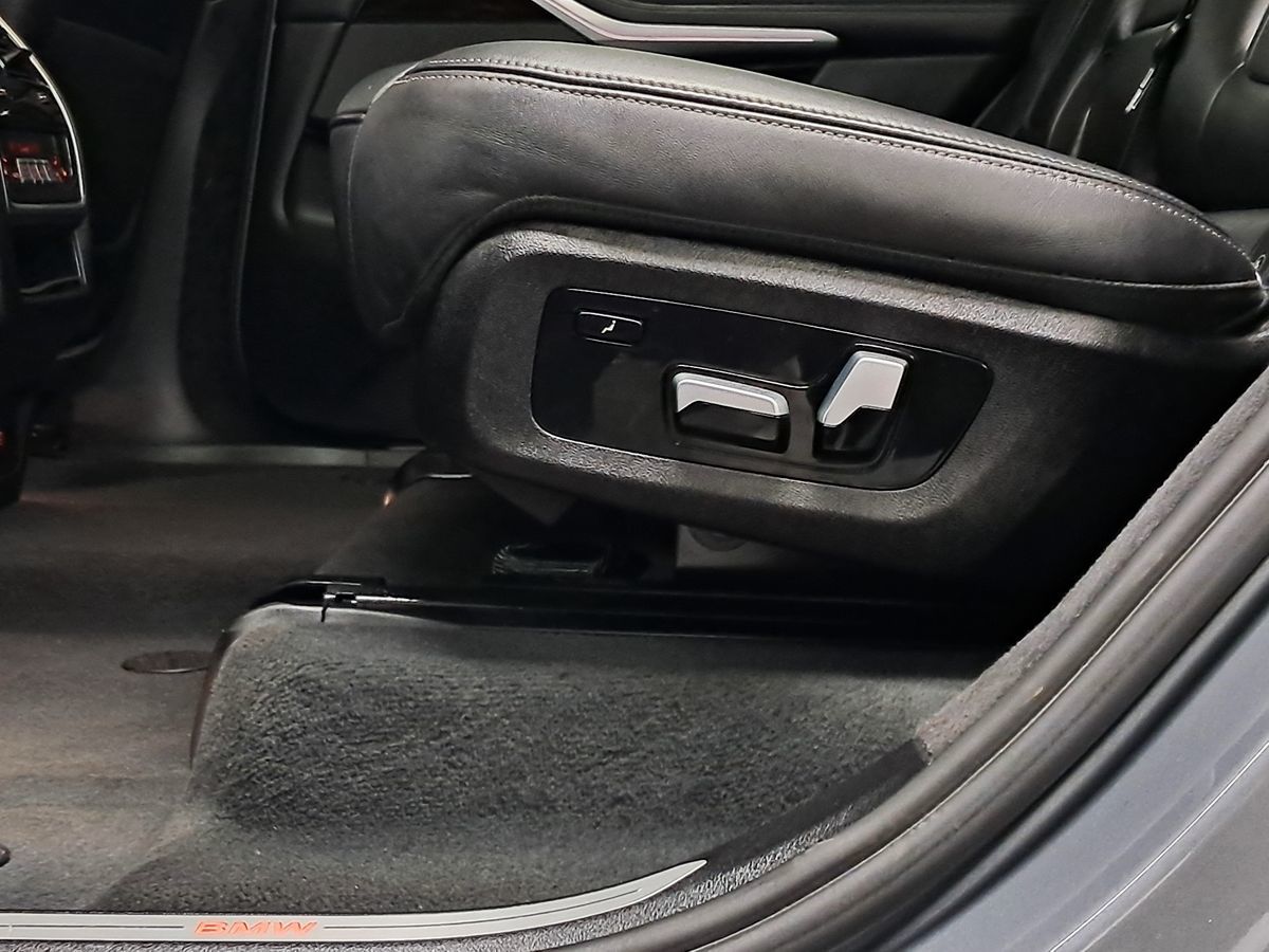 Vehicle image 65 of 83
