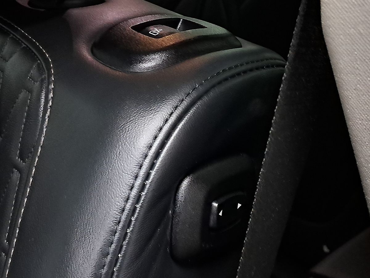 Vehicle image 61 of 83