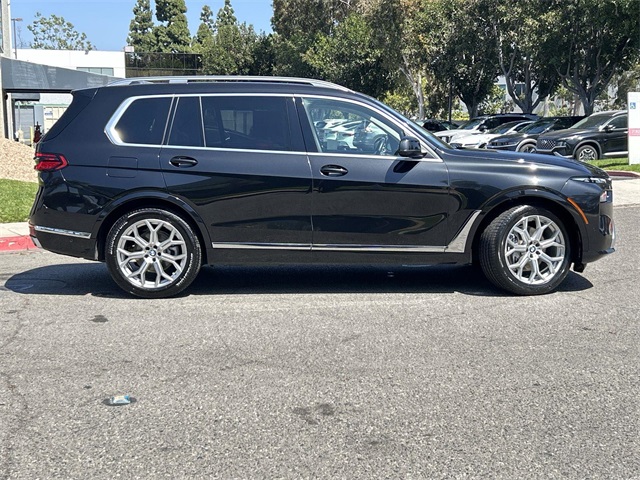 Vehicle image 4 of 39