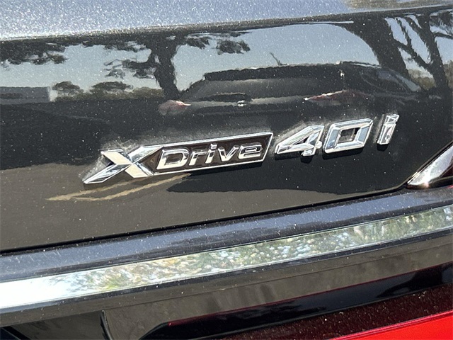 Vehicle image 10 of 39