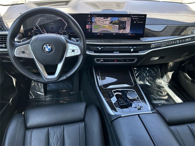 Vehicle image 15 of 39