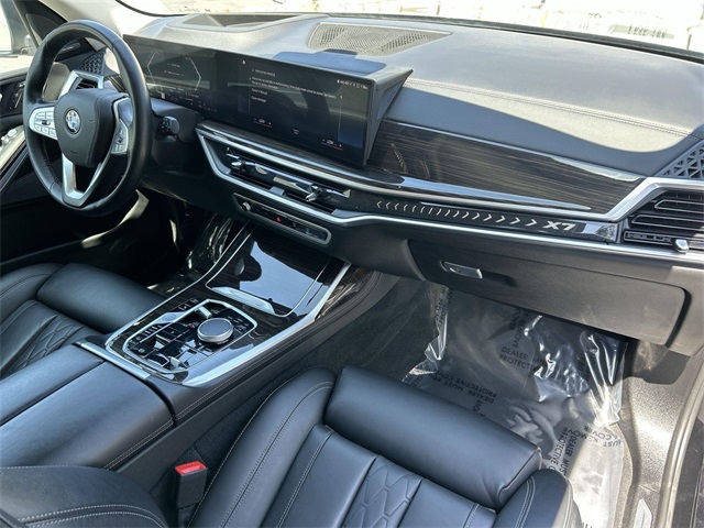 Vehicle image 26 of 39