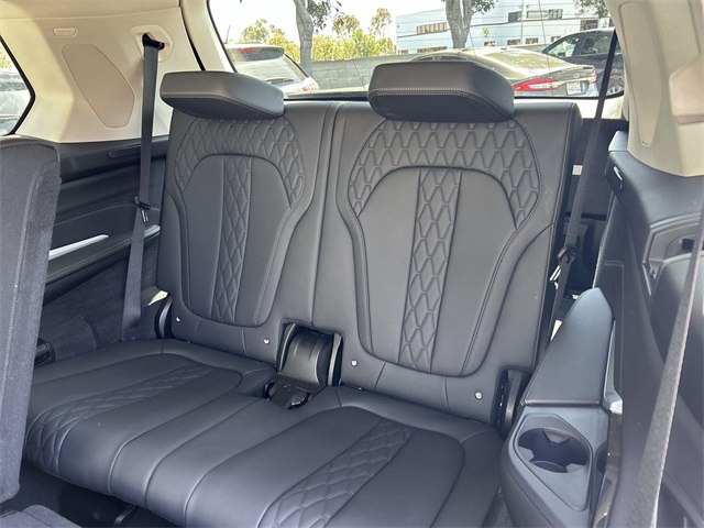 Vehicle image 34 of 39