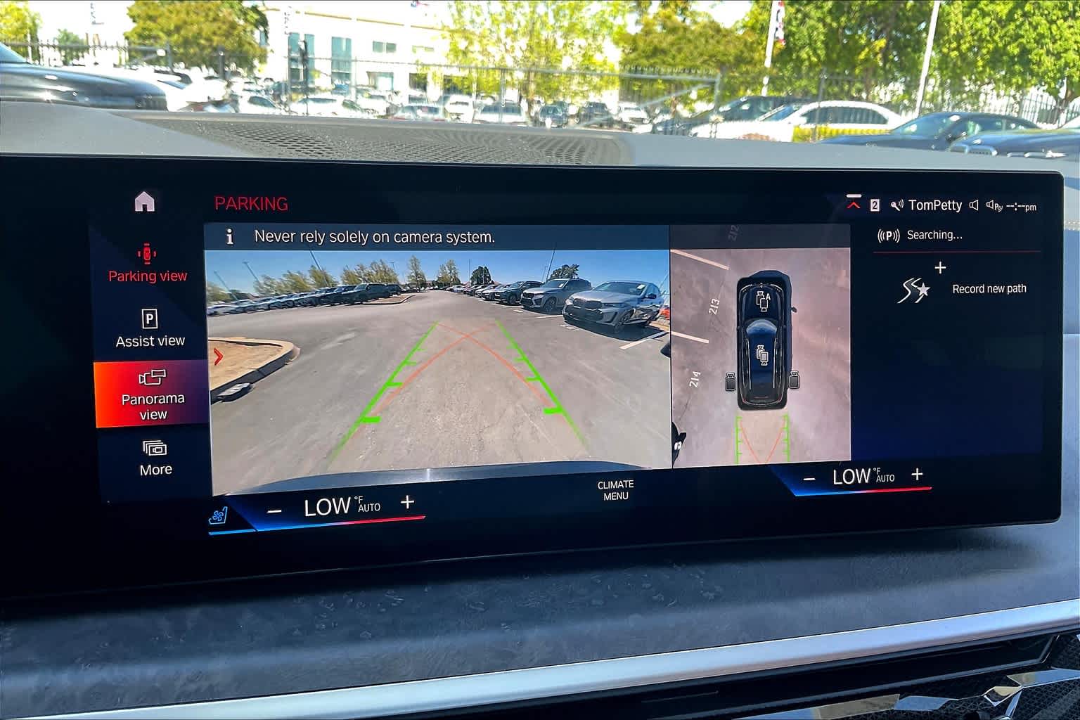 Vehicle image 21 of 37