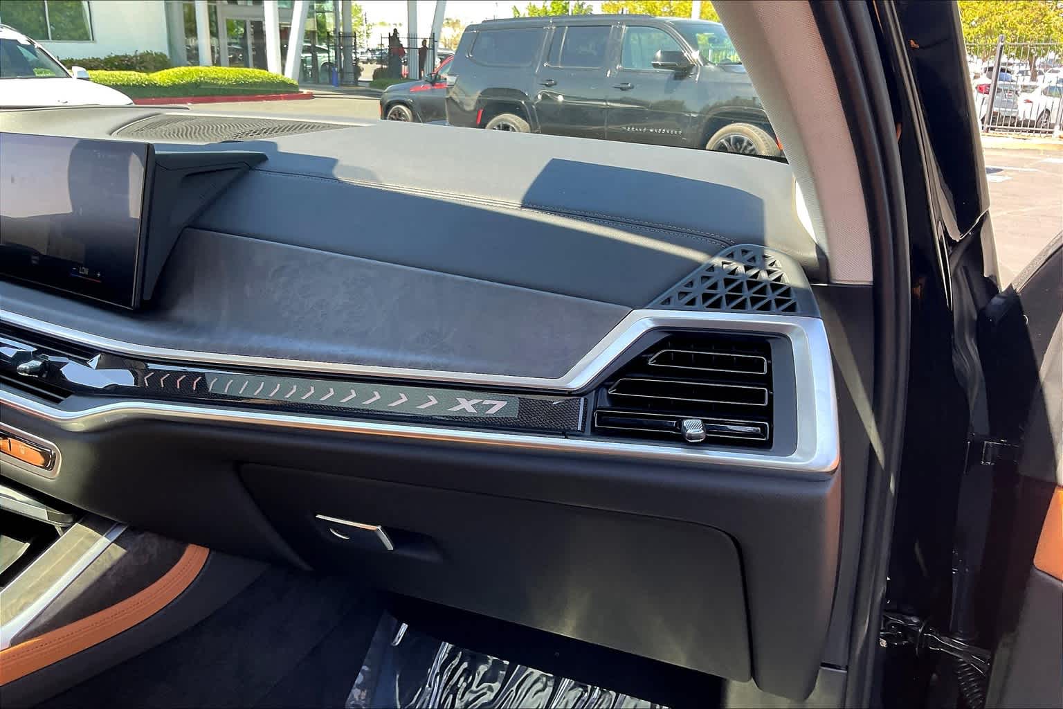 Vehicle image 16 of 37