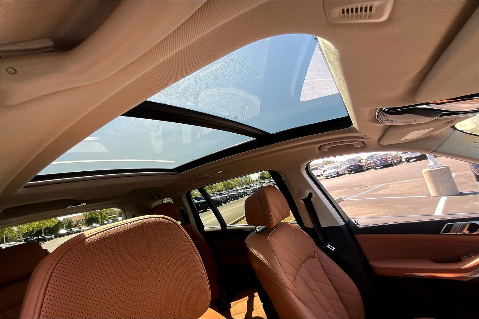 Vehicle image 22 of 37