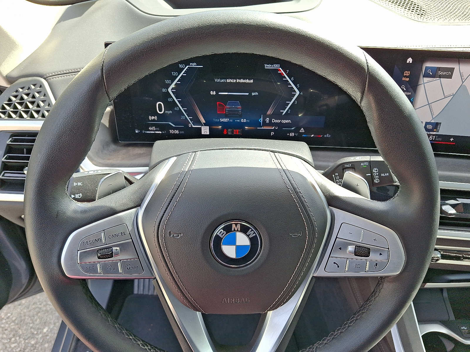 Vehicle image 22 of 32