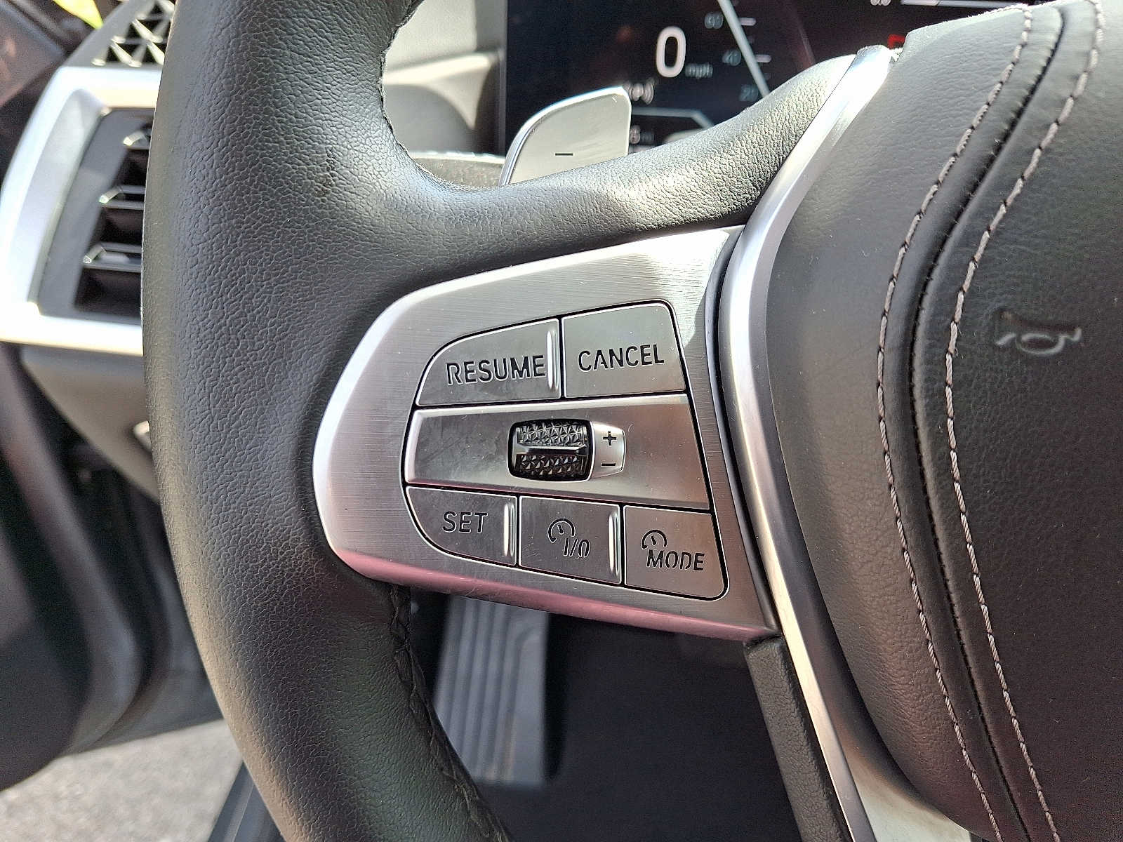Vehicle image 24 of 32