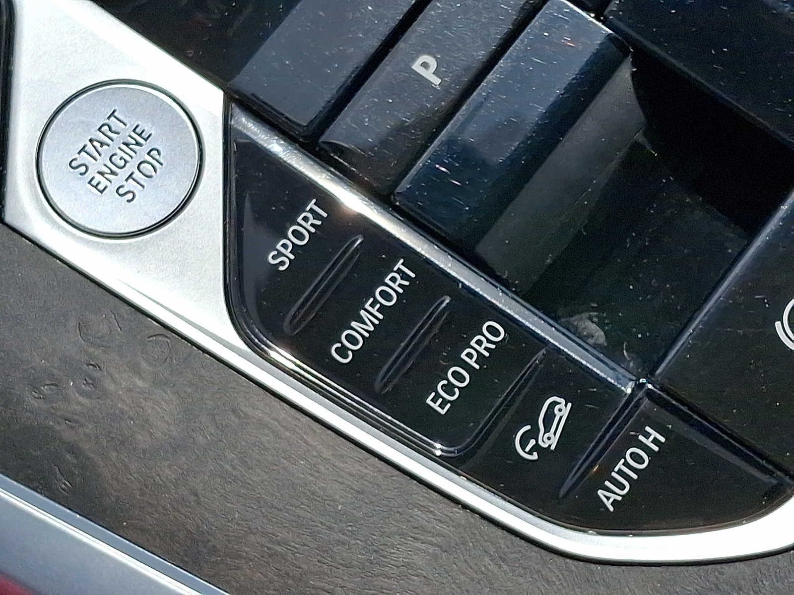 Vehicle image 26 of 32