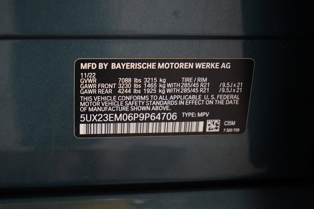 Vehicle image 33 of 35