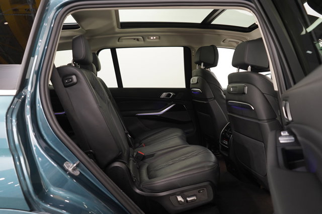 Vehicle image 11 of 35