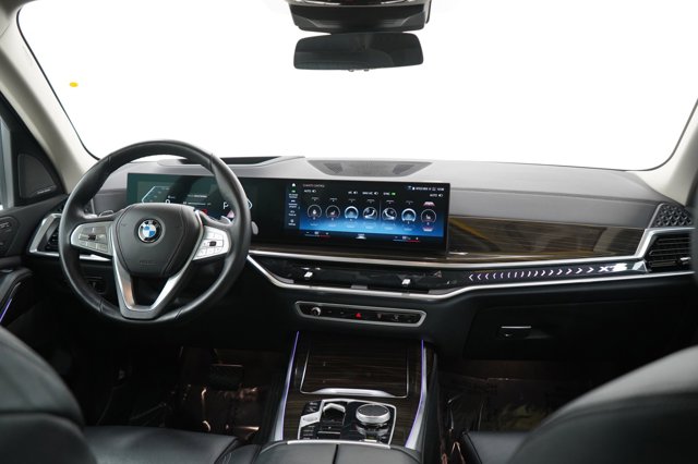 Vehicle image 13 of 35