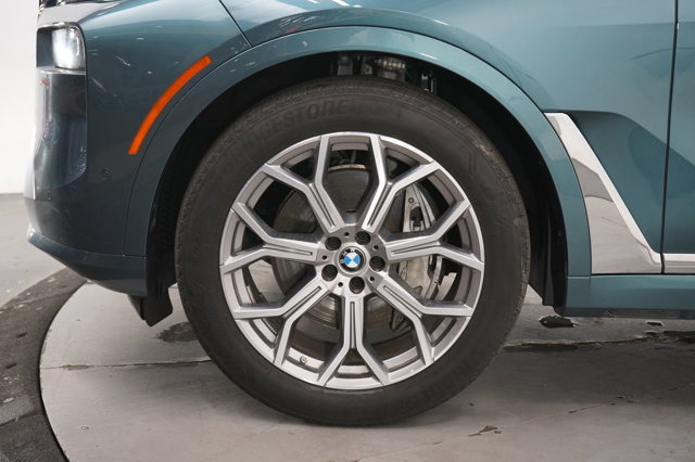 Vehicle image 34 of 35