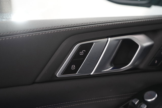 Vehicle image 24 of 35