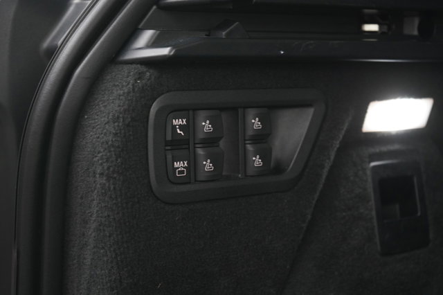 Vehicle image 20 of 35