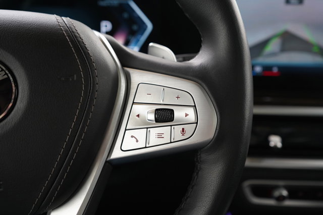 Vehicle image 31 of 35
