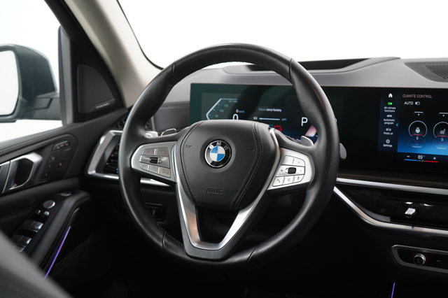 Vehicle image 14 of 35