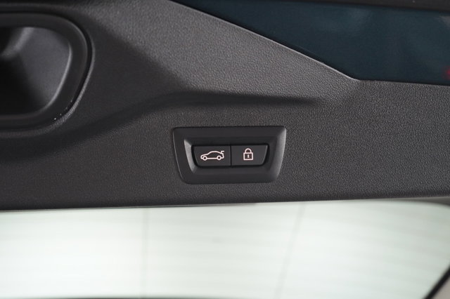 Vehicle image 19 of 35