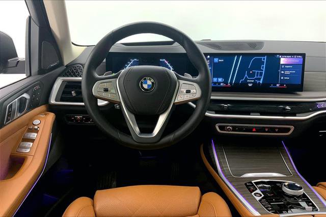 Vehicle image 8 of 33