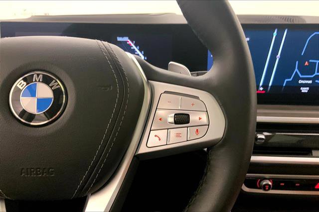 Vehicle image 20 of 33